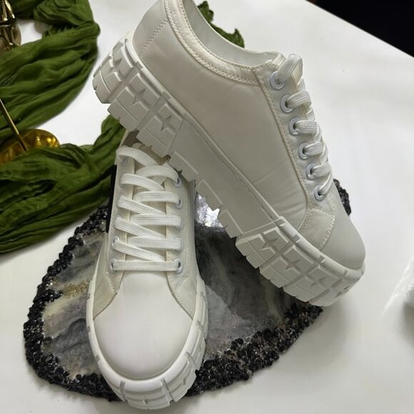 Women’s White Chunky Platform Sneakers – Size 9 - Picture 9 of 11